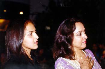 Esha Deol with her mother, Hema Malini