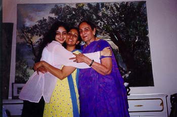 Shobhana Samarth, daughter Chatura and granddaughter Shilpa