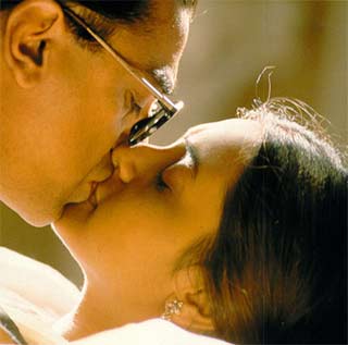 Kamal Haasan and Rani Mukherjee in Hey! Ram