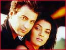 Sanjay Kapoor and Sushmita Sen in Sirf Tum