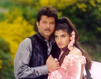 Anil Kapoor and Raveena Tandon in Bulandi