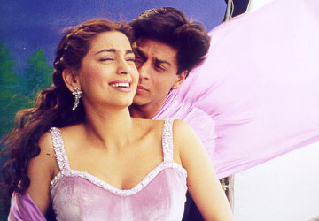 Juhi Chawla and Shahrukh Khan in Phir Bhi Dil Hai Hindustani