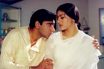 Ajay Devgan and Kajol in Dil Kya Kare