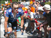 Lance Armstrong climbs to La Mongie 